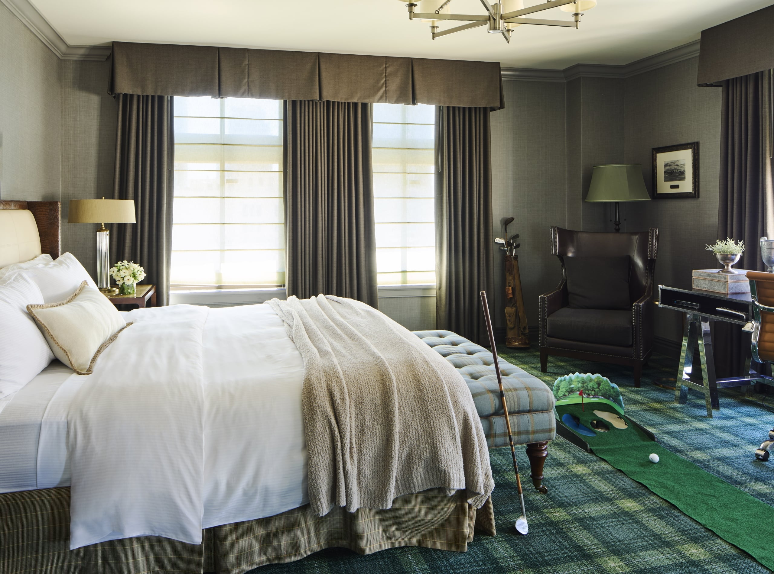 Golf themed hotel room