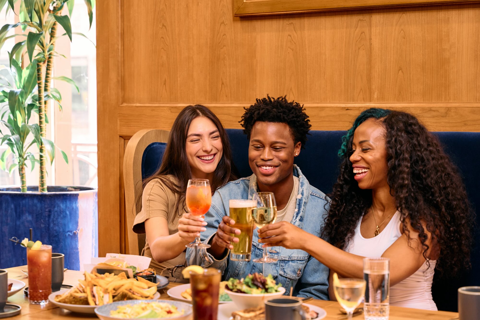friends enjoying food